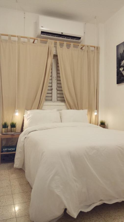 Room In Apartment Ришон ле Цион Екстериор снимка
